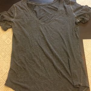 Lululemon T Shirt